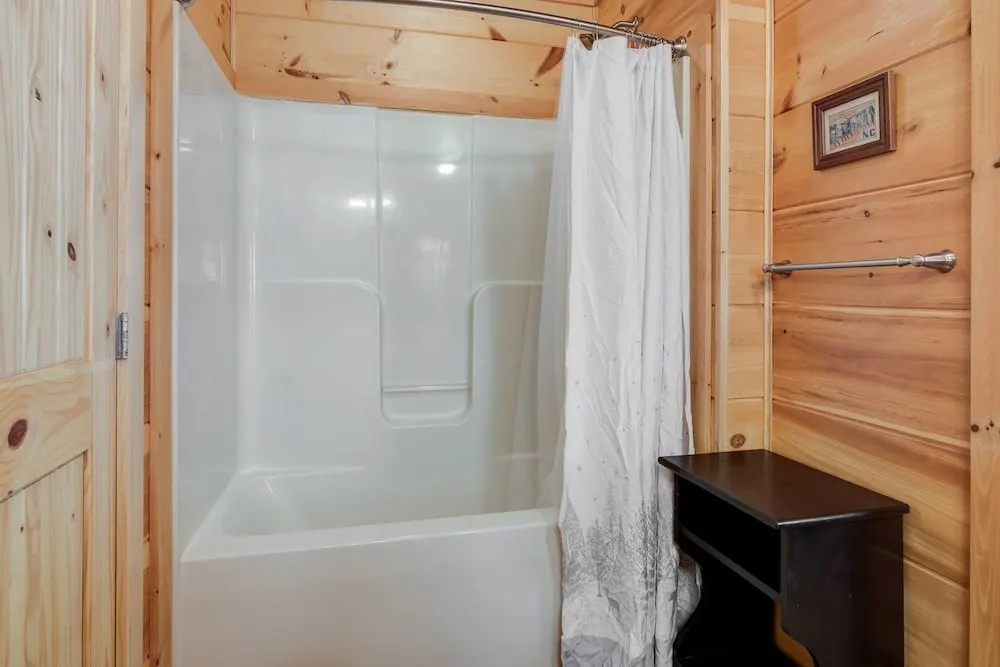Lakey Gap Lodge - 4 Br Cabin