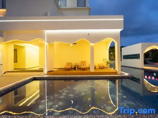 Qianxun Homestay (Riyue Bay)