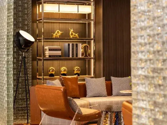 Lemon Hotel