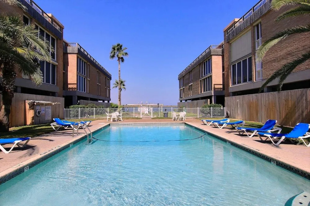 Channelview 108