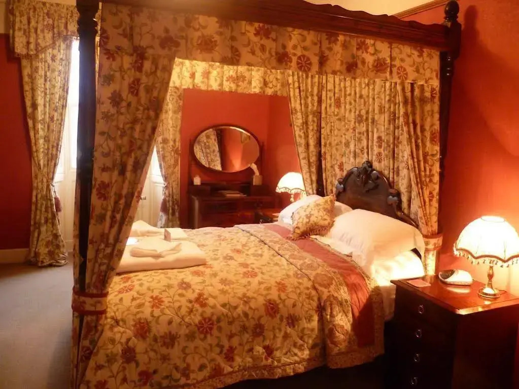 Acorn House