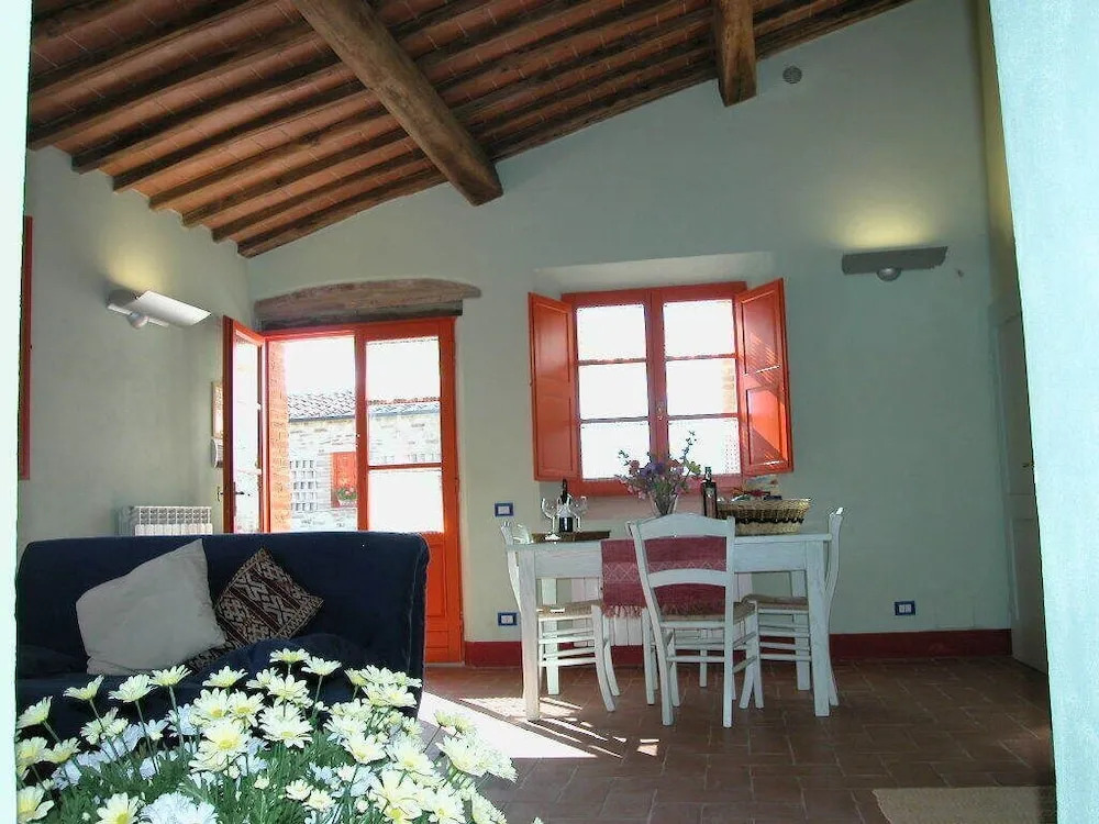 Apartment With Beautiful View in the Crete Senesi