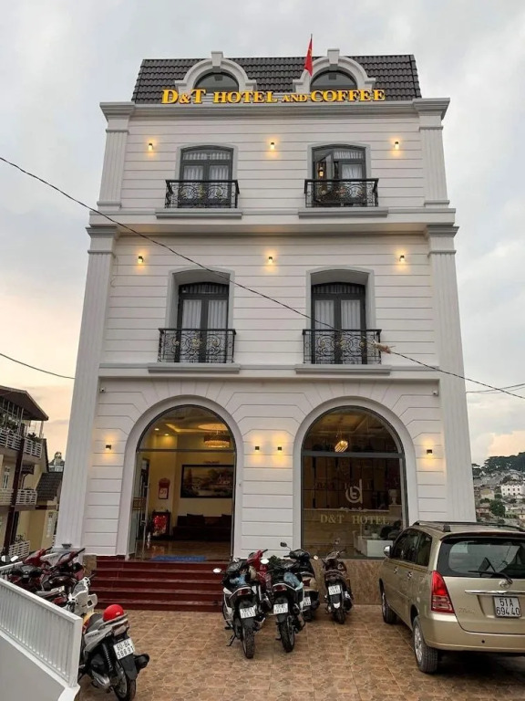 7S Hotel DTCentral near Catheral Dalat
