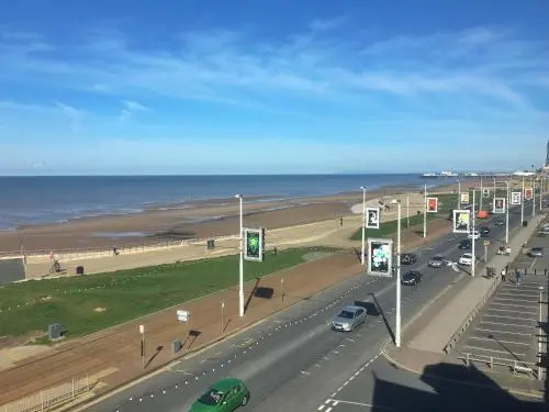 Camelot Seafront Hotel