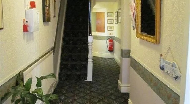 Alondra Hotel