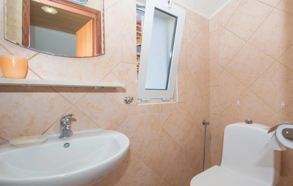 Amazing Home in Stratincica With Wifi and 4 Bedrooms