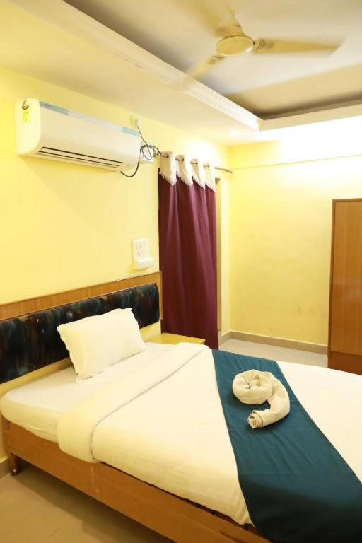 Sravanthy Inn