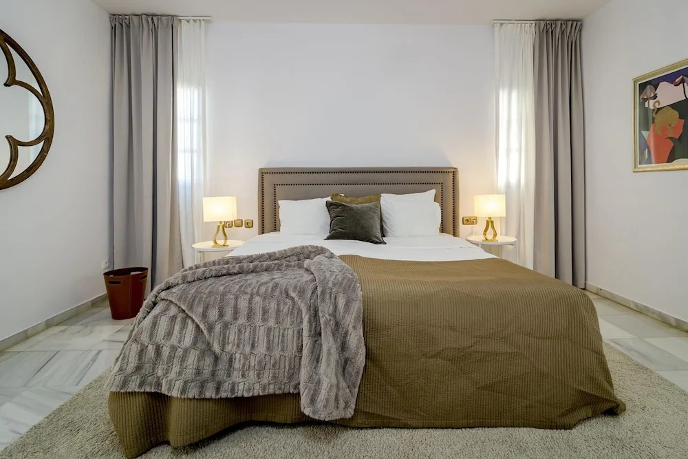 LCM - Modern 3 bedroom apt with stunning views