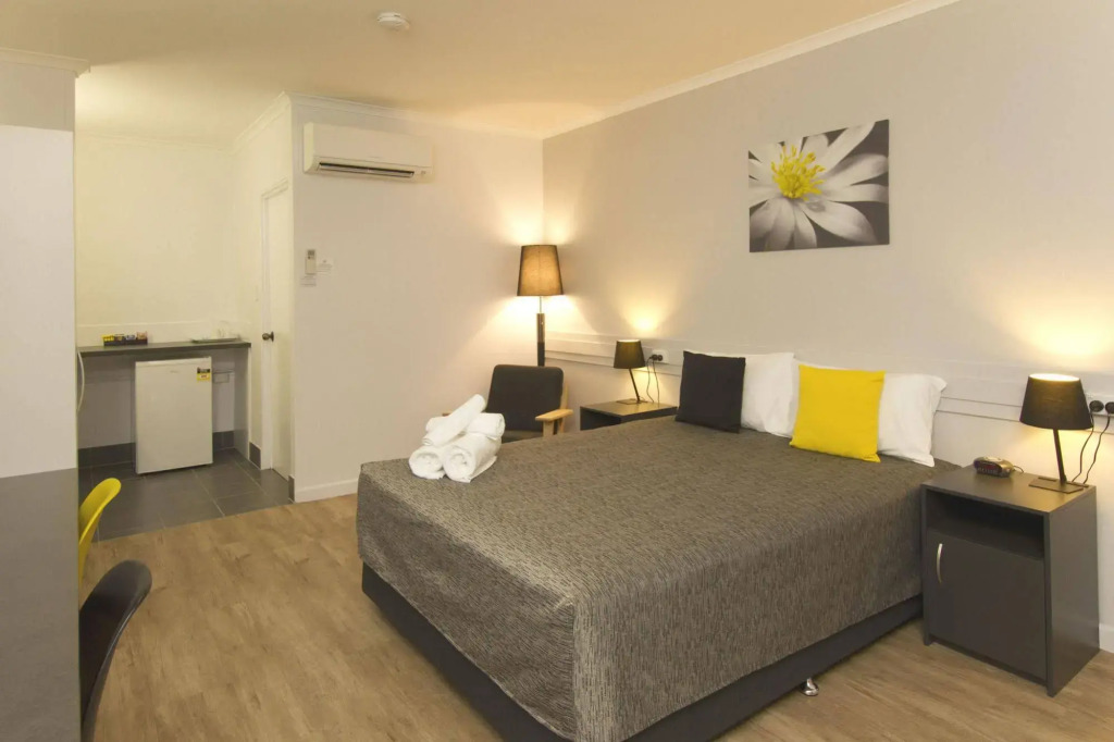 Glenmore Palms Motel