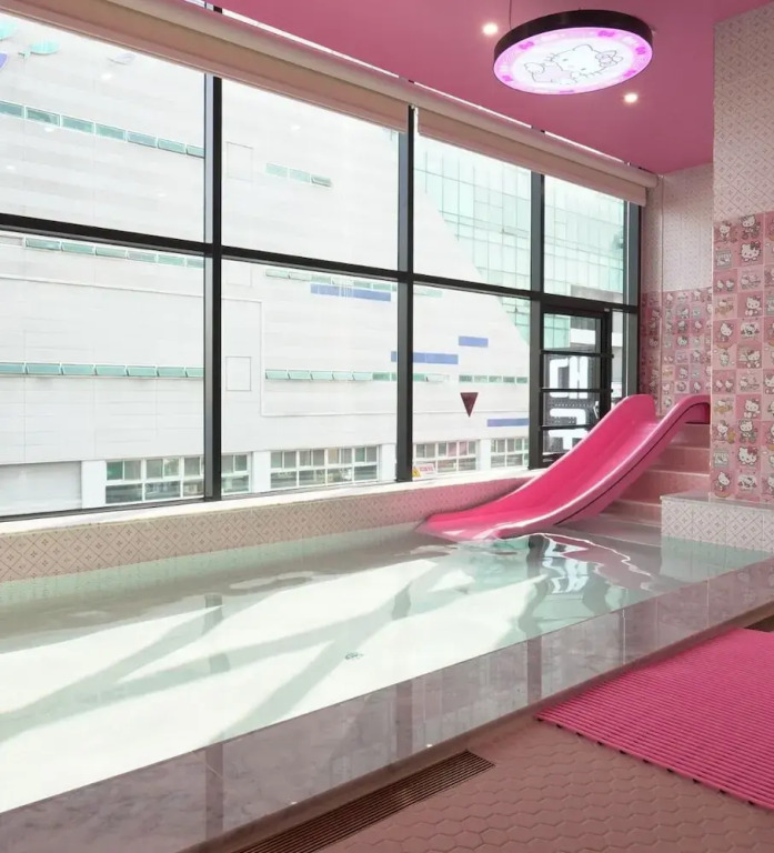 Almond Kids Poolvilla Nampo