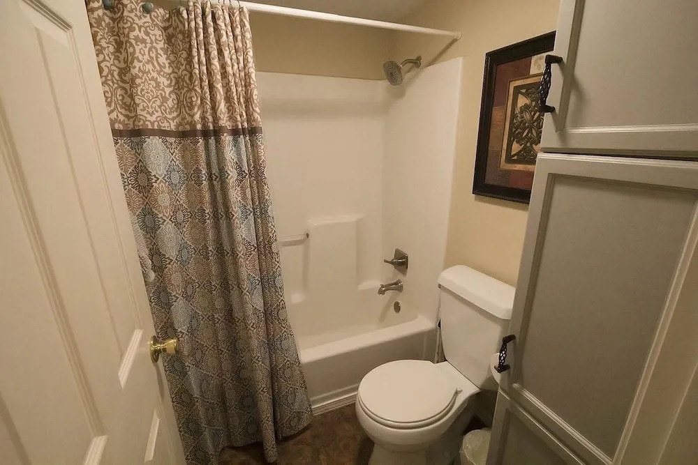 Reel'em Inn 2 Bedroom Condo by Redawning