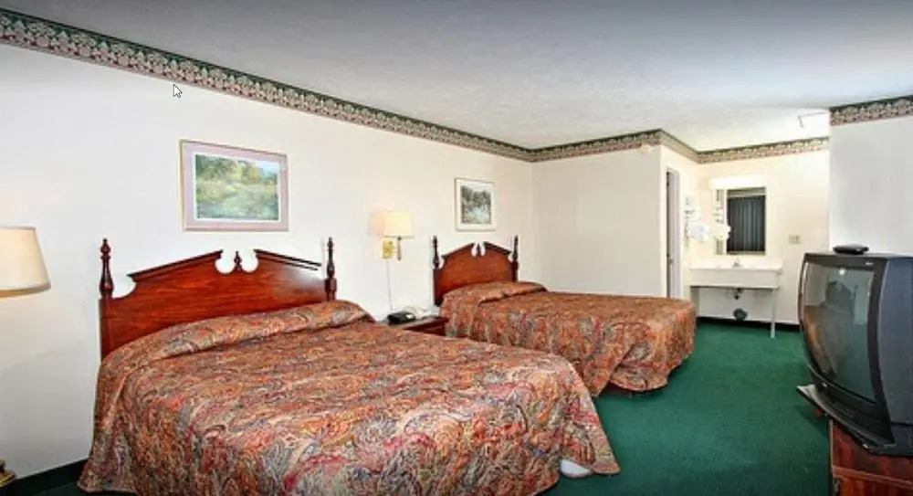 Surry Inn - Dobson - I-77 - Exit 93