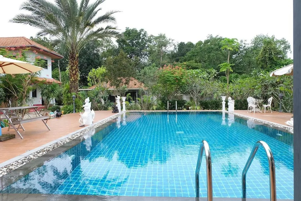 OYO 967 Andathien Pool Villa Aonang