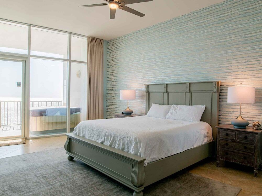 Turquoise Place