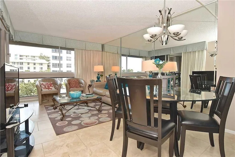 Palm Bay Club G34 - One Bedroom Condo