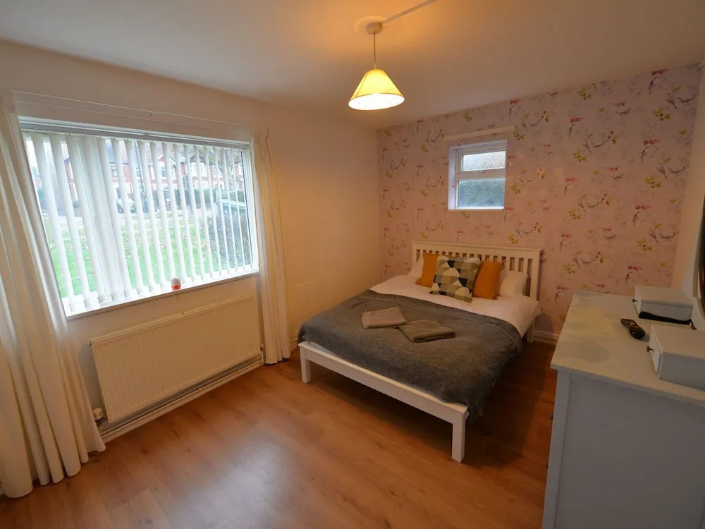 Pretty Family Apartment in Coventry Near Fargo Village