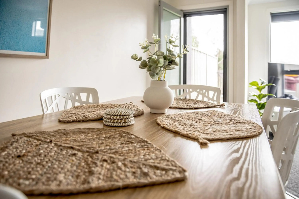 Stylish and Spacious Launceston Villa plus Free Wifi