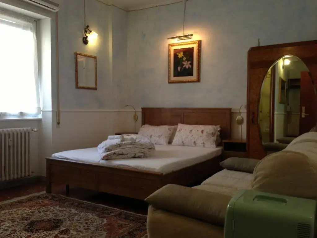 Aga Guesthouse