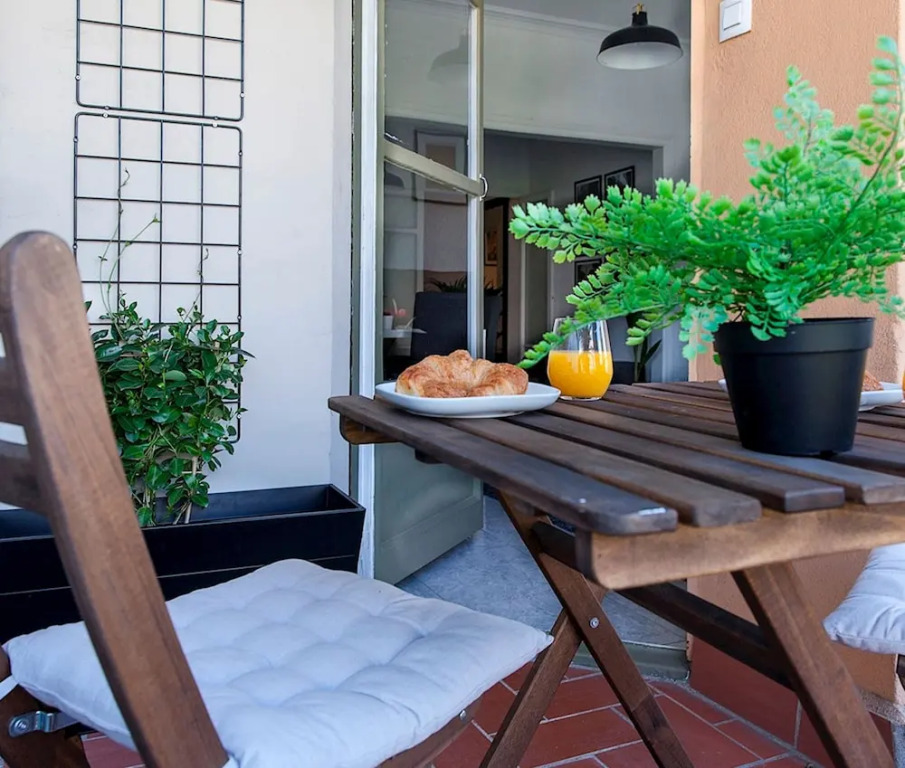 Prime Eixample Hideaway 6 Guests With Balcony by Myrentalhost