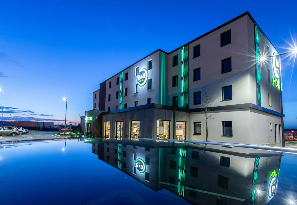 B&B HOTEL Troyes Magasins dusine