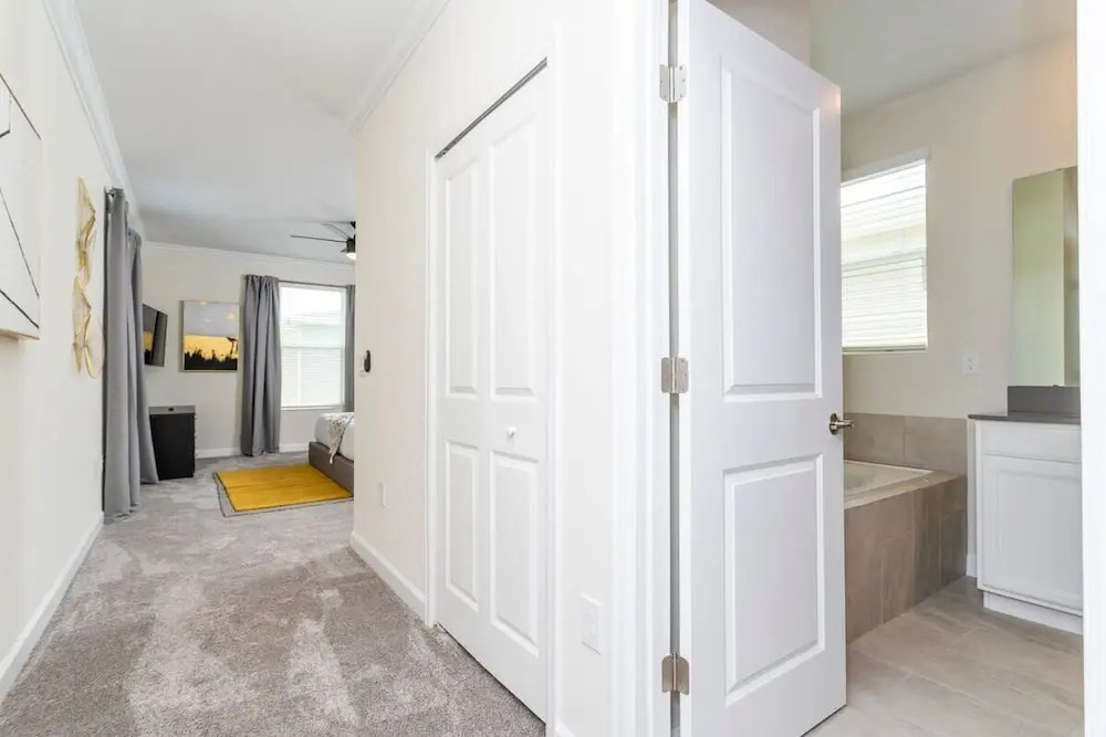 Gorgeous 5Bd Single Family w Pool Storey Lake 2767o