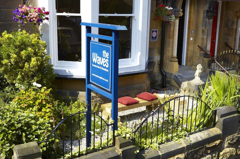 The Waves: Yorkshire Coast B&B