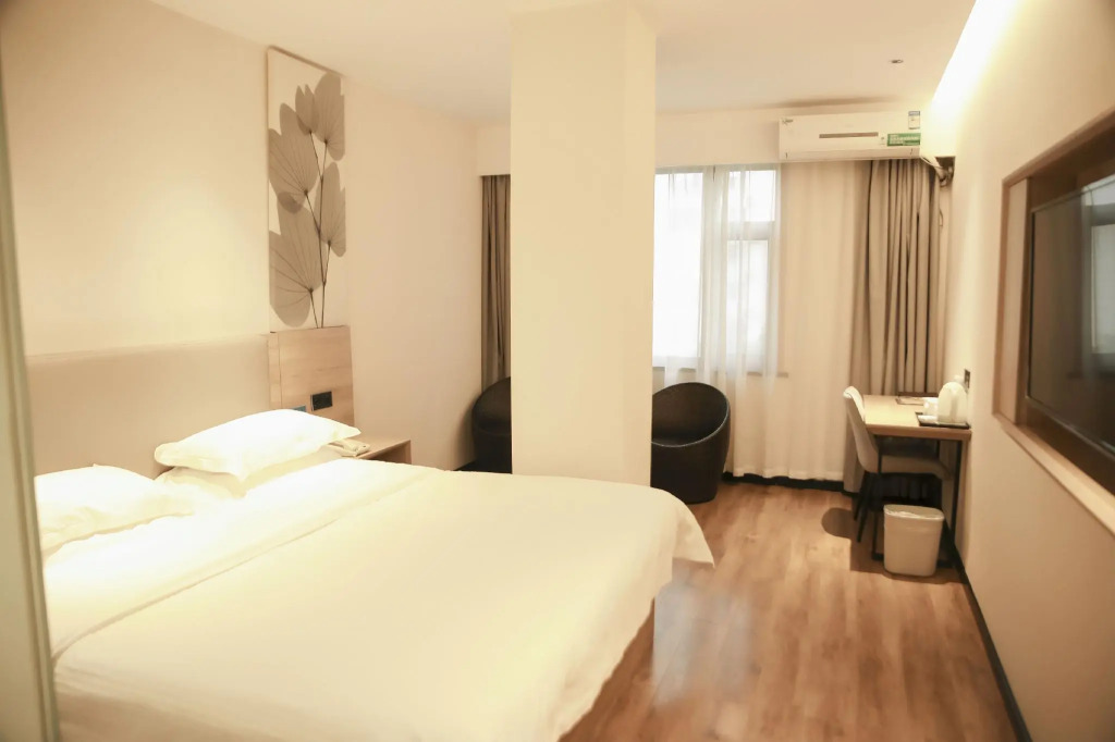 GreenTree Inn ShanXi LuLiang FengShan Road Central Park Express Hotel