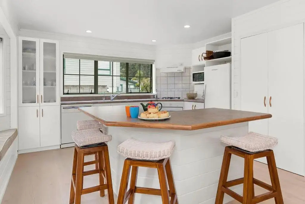 Kiwi Kuta with direct beach access -Matarangi Home