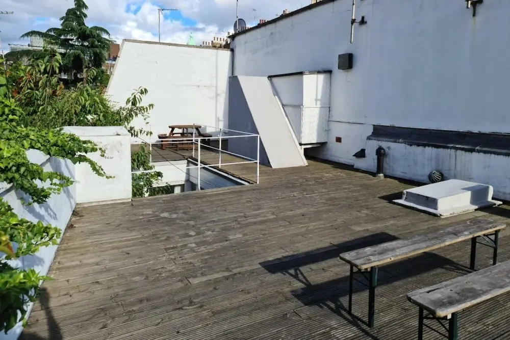 Incredible 4 bedroom family home with roof terrace in Kensington