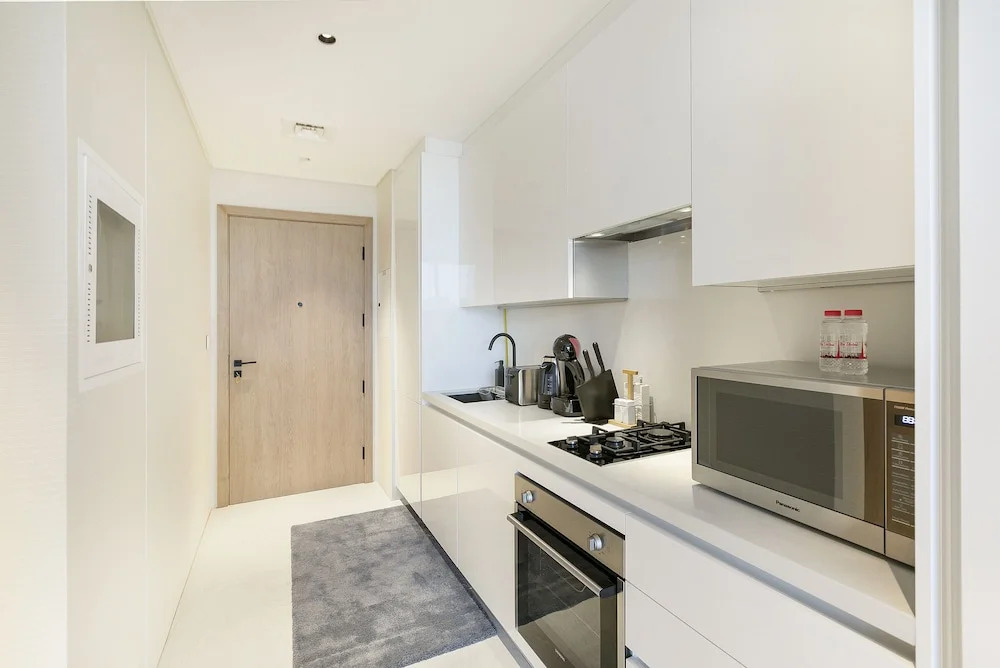 Driven Holiday Homes Marquise Square