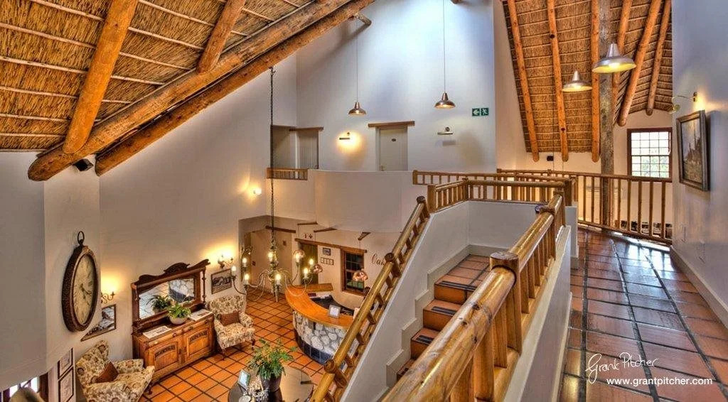 Oakhurst Hotel