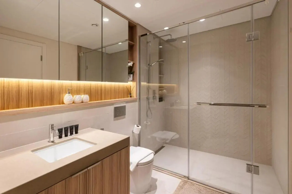 Cleopatra's Home Rentals In Wilton Terraces