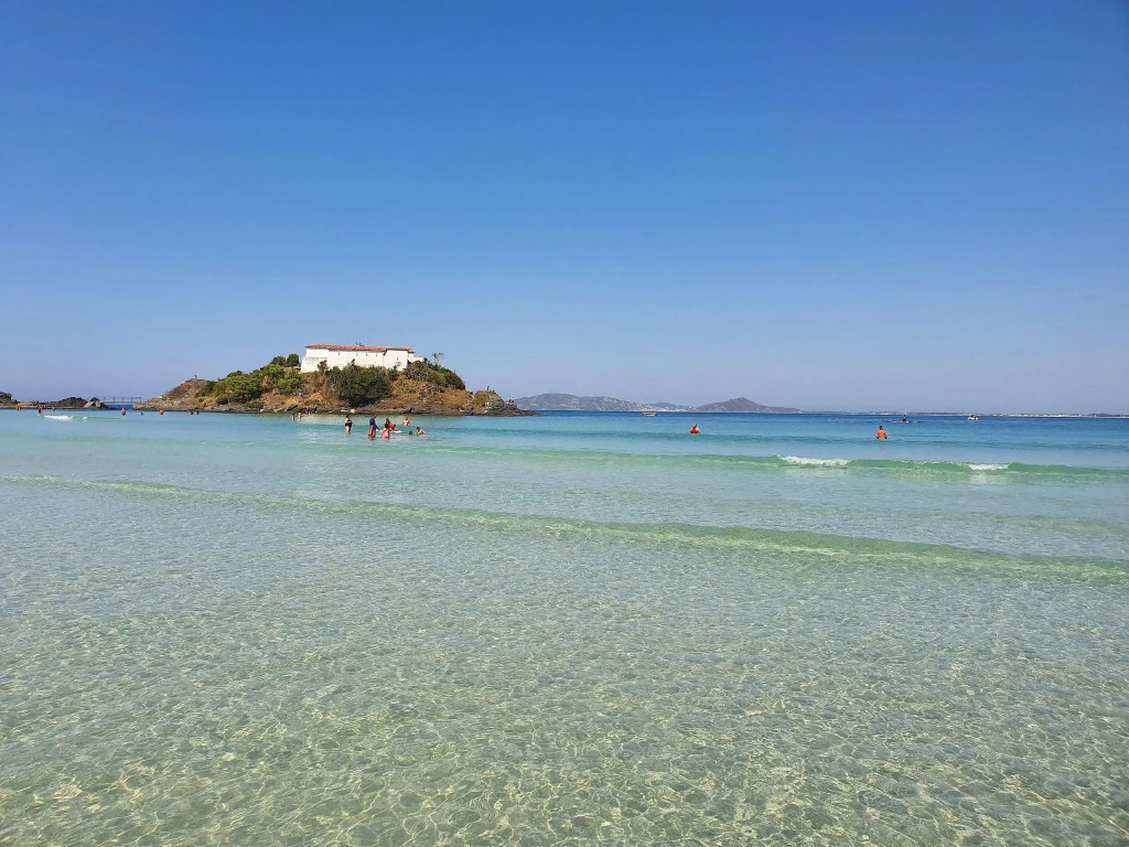 Apartamento pertinho da Praia do FORTE!(104)