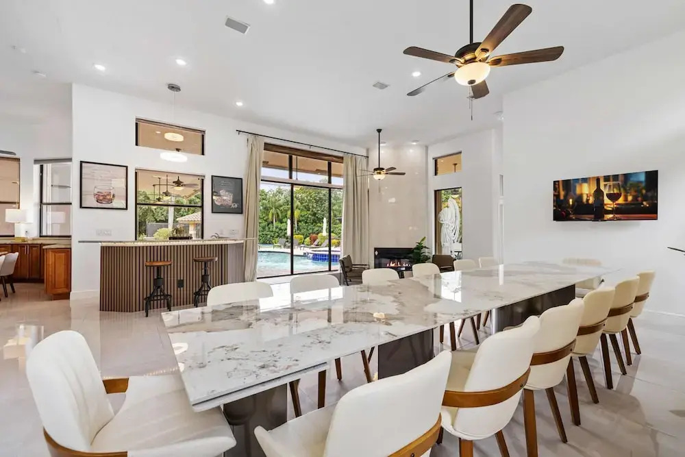 Grand 6BR Plantation Estate w/ Tennis & Pool