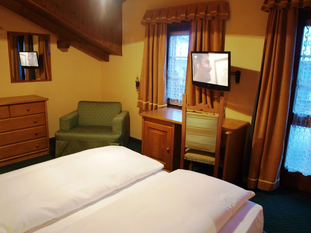 Hotel Alpina