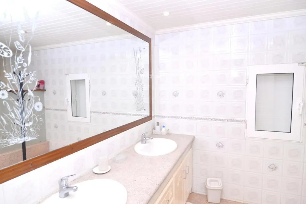 Spacious villa with sea view in Trou DEau Douce