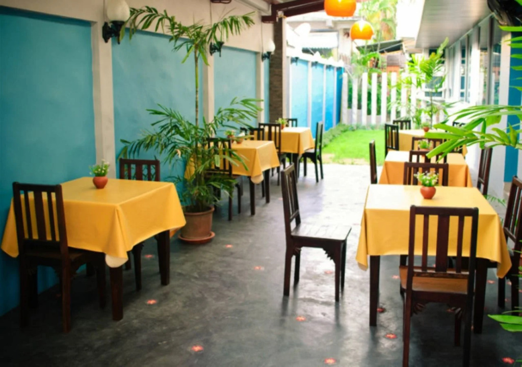La-Mer Hostel