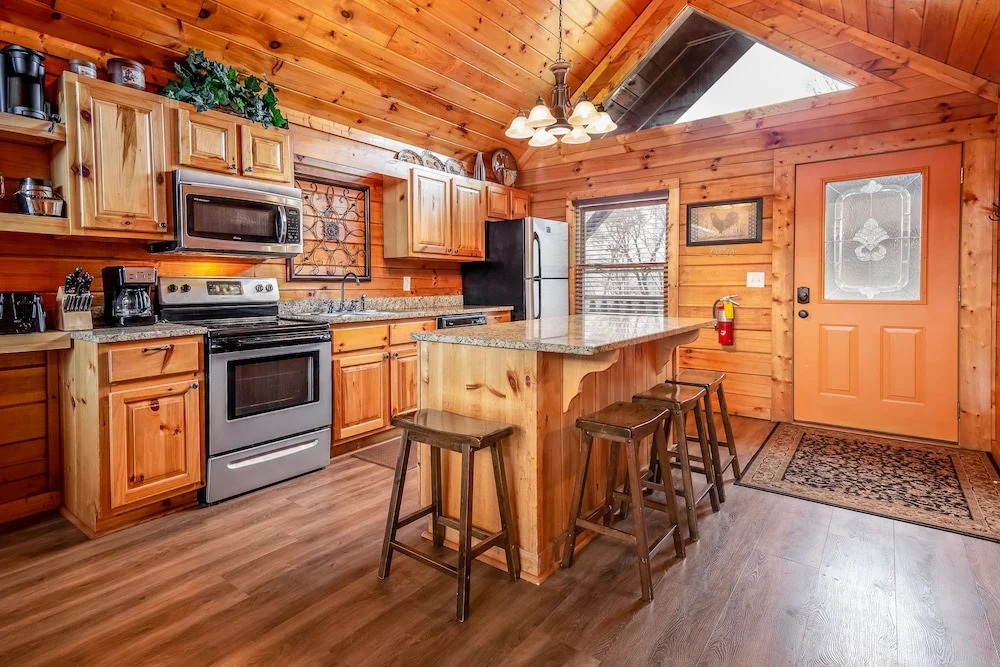 Heavenly Escape Crossing Resort Cabin w Hot Tub Arcade Games and More