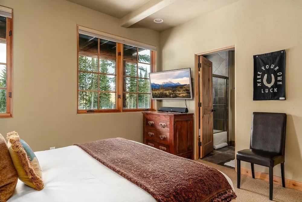 2 Mountain Home 3 Bedroom Home by Moonlight Basin Lodging