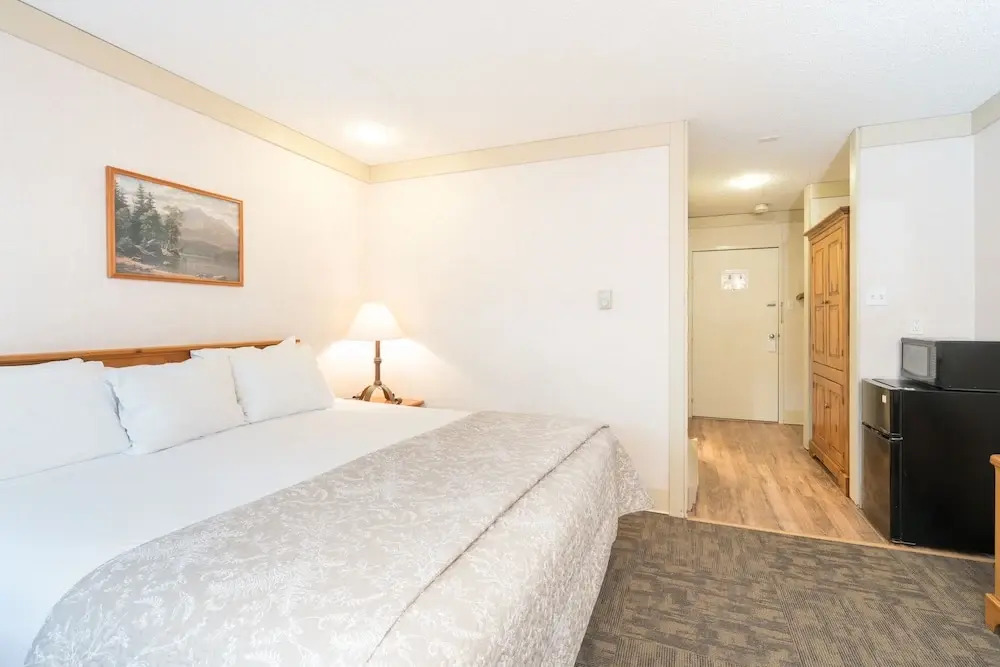 Mountainside Inn 309 1 Bedroom Hotel Room by Alpine Lodging Telluride