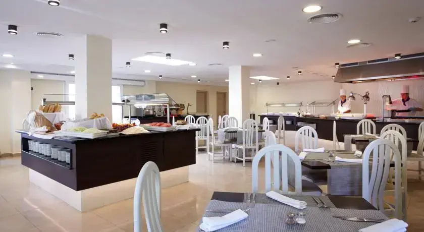 Grupotel Oasis