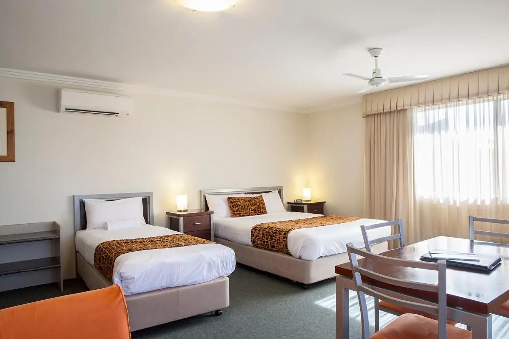 Mandarin Motel