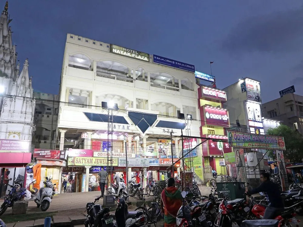 OYO 3012 Hotel Nayak Plaza