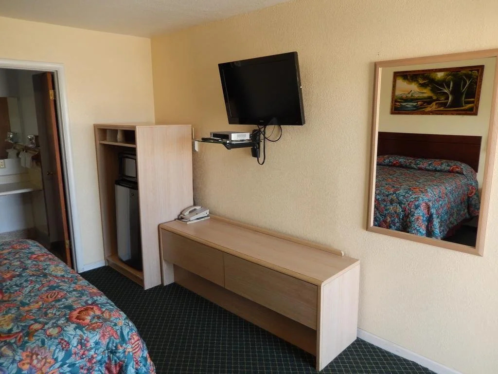 Townsman Motel