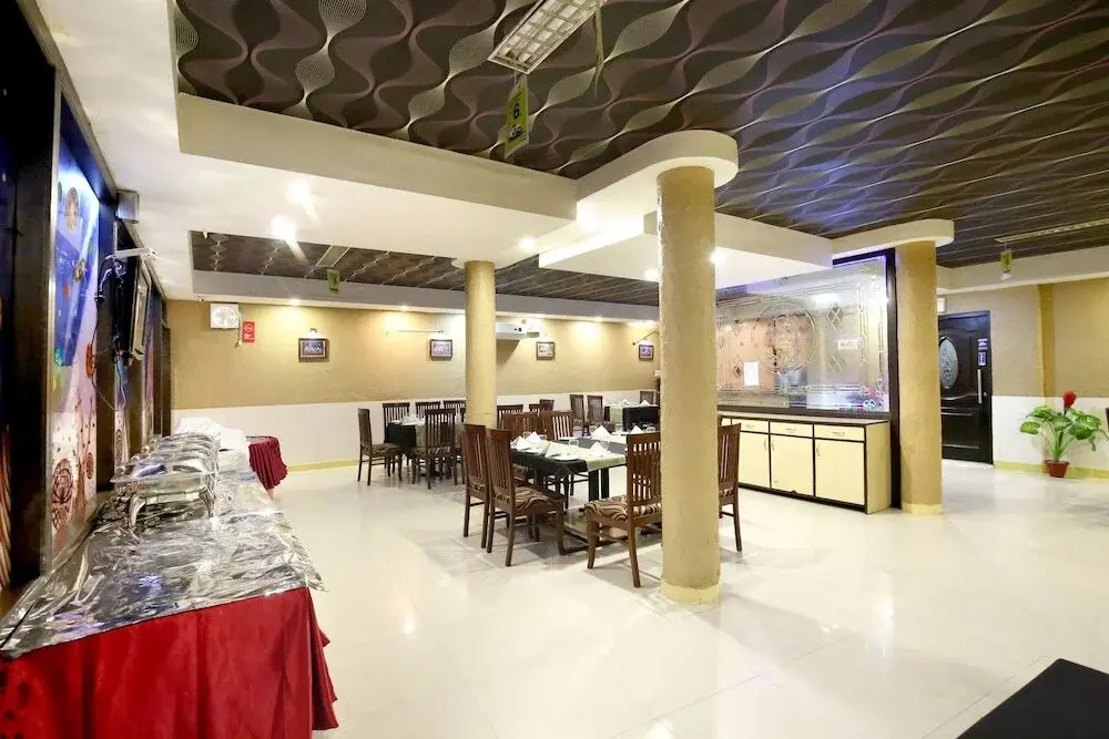 Collection O by OYO White Stone Residency