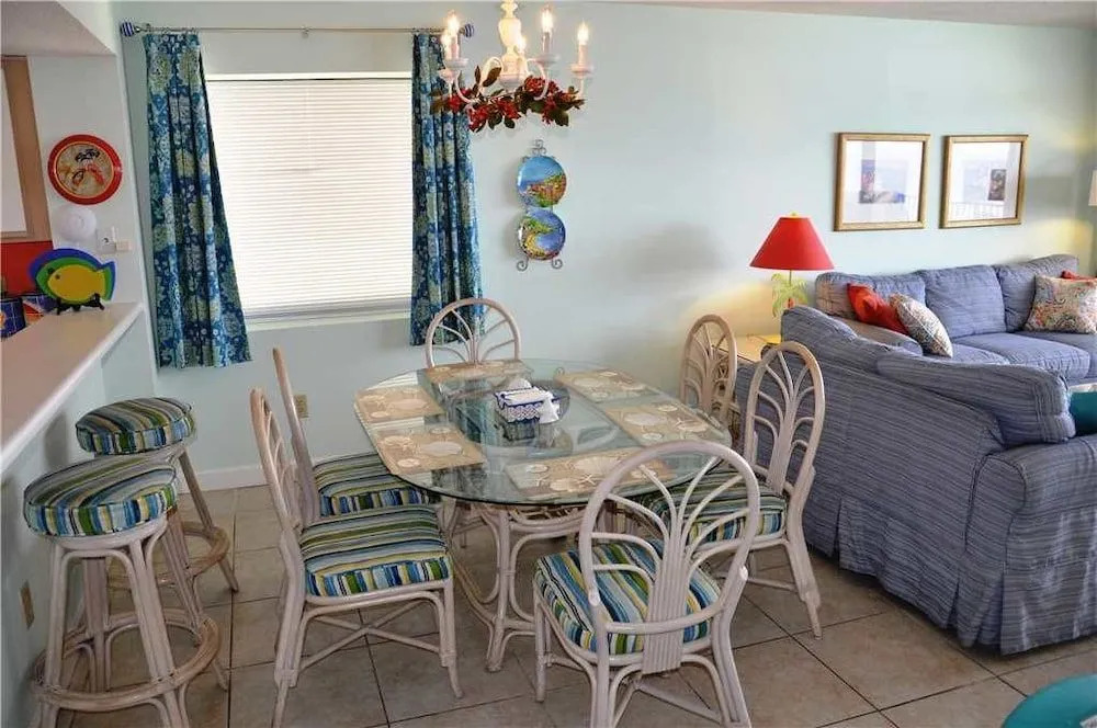 Verandas 701 - 4 Br condo by RedAwning