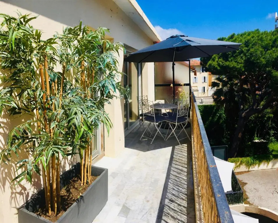 Superbe appartement dernier étage avec 2 terrasses en plein centre
