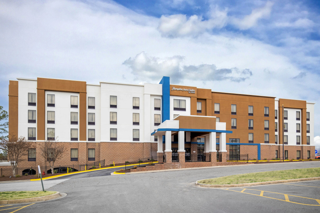 Hampton Inn & Suites Augusta West