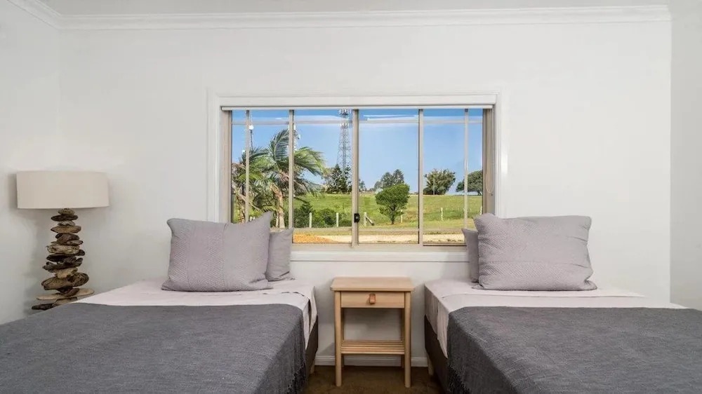 Your Luxury Escape - Byron Sunset Breeze