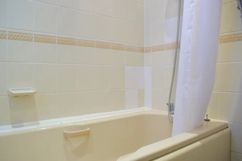 3 Bedroom Flat Near Hyde Park